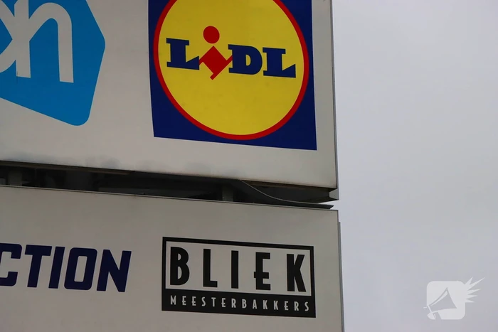 Storm veroorzaakt schade aan reclamezuil