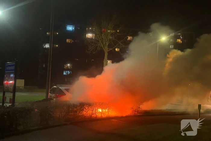 Brandweer ingezet voor autobrand