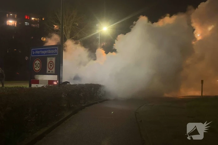 Brandweer ingezet voor autobrand