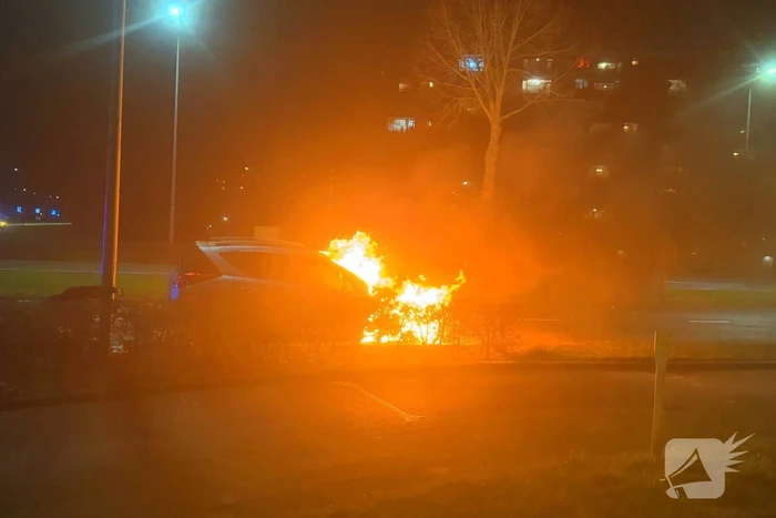 Brandweer ingezet voor autobrand