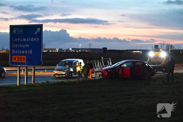 Bestelbus en auto betrokken bij botsing