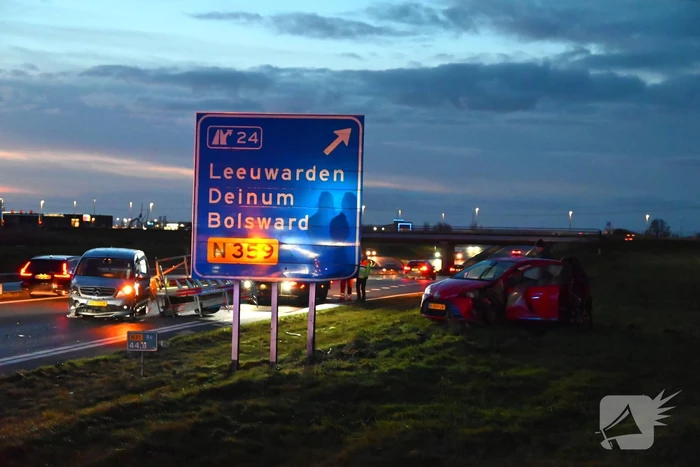 Bestelbus en auto betrokken bij botsing