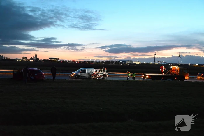 Bestelbus en auto betrokken bij botsing