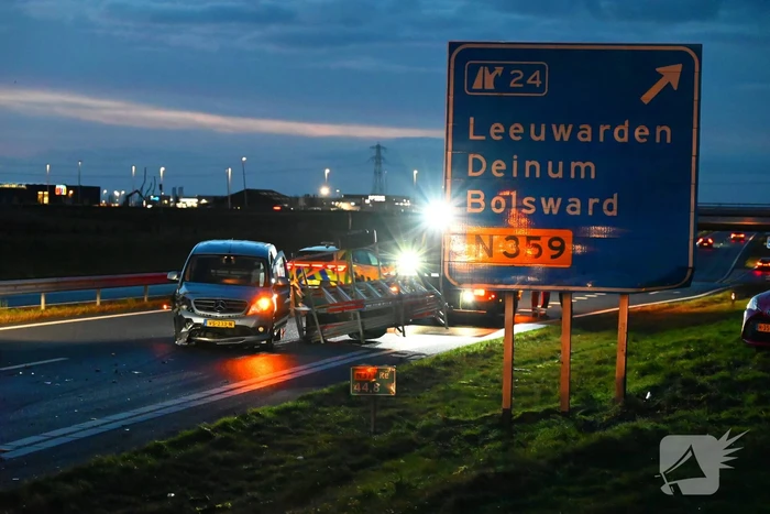 Bestelbus en auto betrokken bij botsing