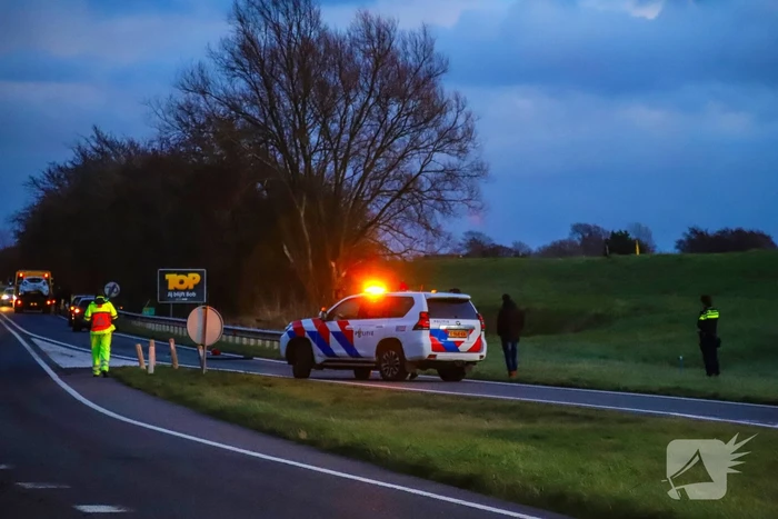 Aanrijding tussen twee voertuigen, veroorzaker rijdt door