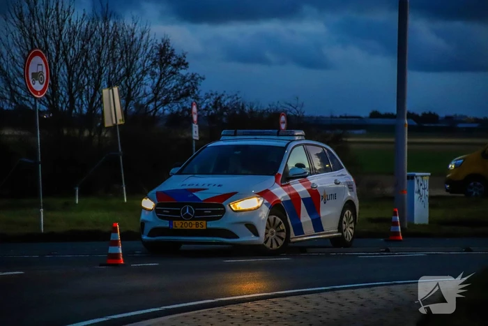 Aanrijding tussen twee voertuigen, veroorzaker rijdt door
