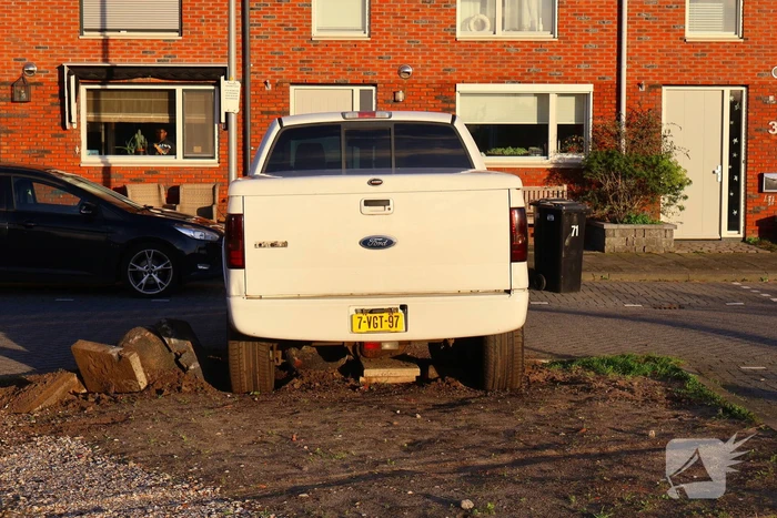 Ongeval met Ford F-150 veroorzaakt flinke schade