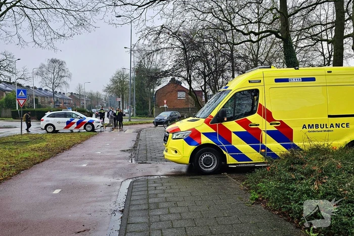 Fietser op rotonde aangereden