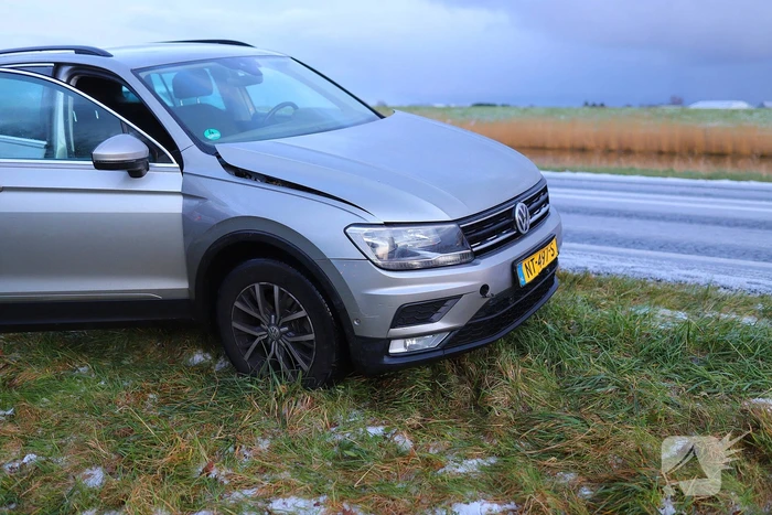 Kop-staartbotsing door glad wegdek