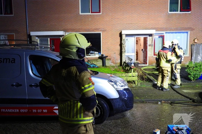 Brandweer ingezet bij woningbrand