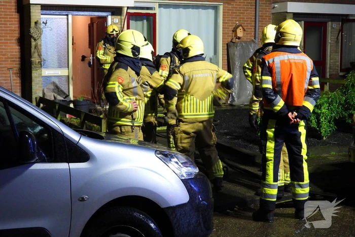 Brandweer ingezet bij woningbrand