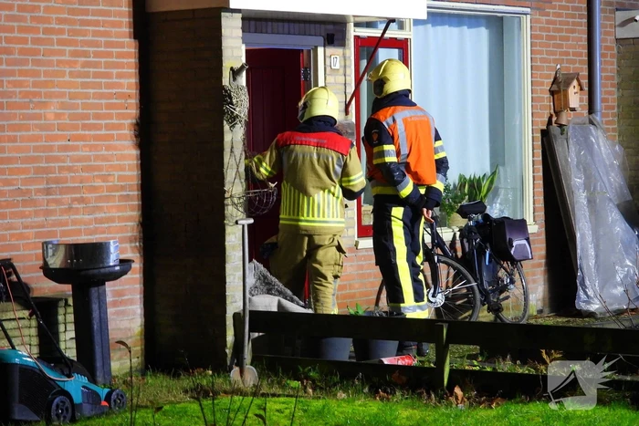Brandweer ingezet bij woningbrand