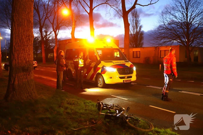 Meisje op fiets gewond bij aanrijding met automobilist