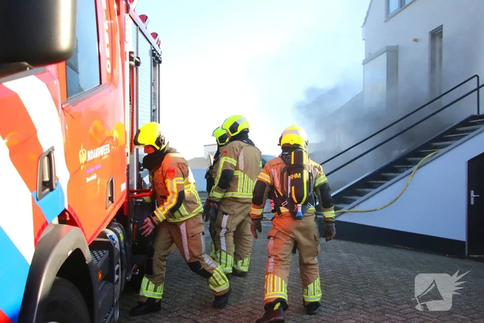 Veel rookontwikkeling bij brand in kantoorpand