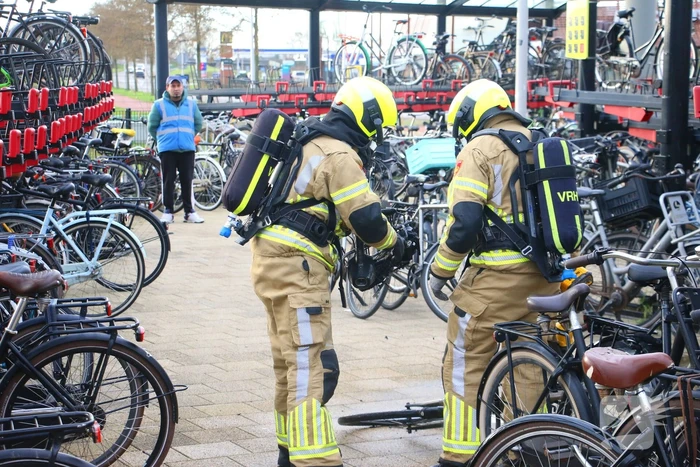 Elektrische fiets vat vlam in fietsenstalling