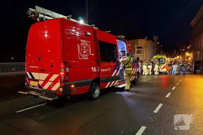 Persoon gered na val in water