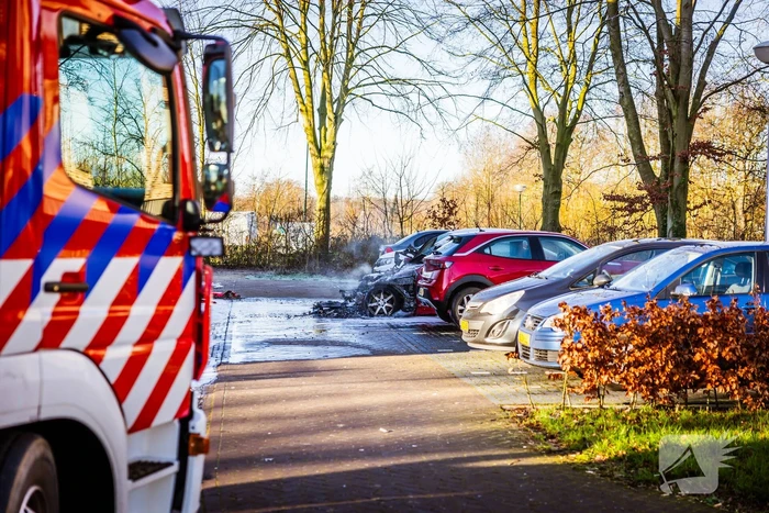 Personenwagen verwoest door brand