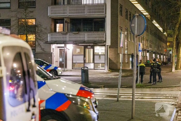 Woning doorzocht naar persoon met vuurwapen