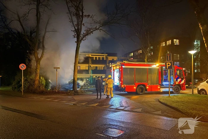 Geparkeerde auto verwoest door brand