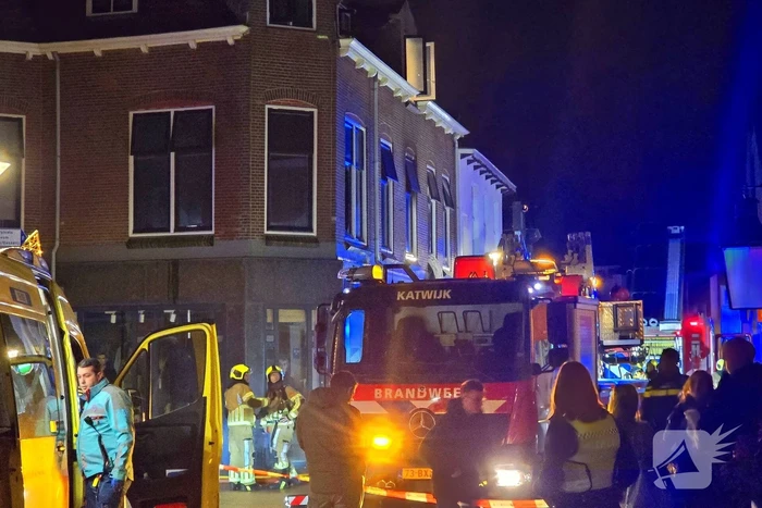 Brandweer ingezet voor grote brand in woning