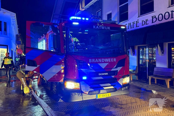Brandweer ingezet voor grote brand in woning