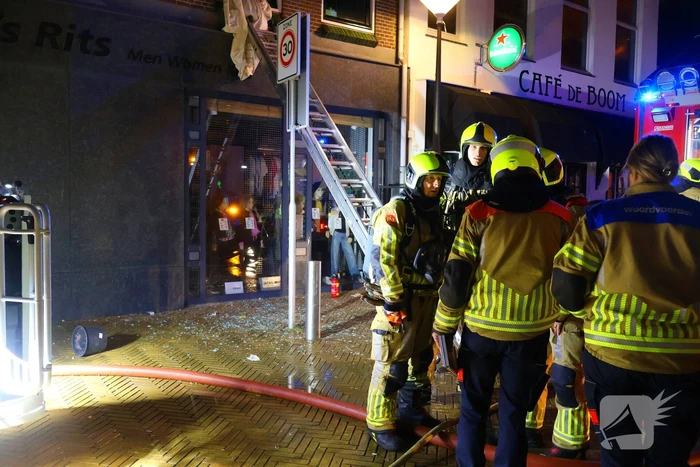 Brandweer ingezet voor grote brand in woning