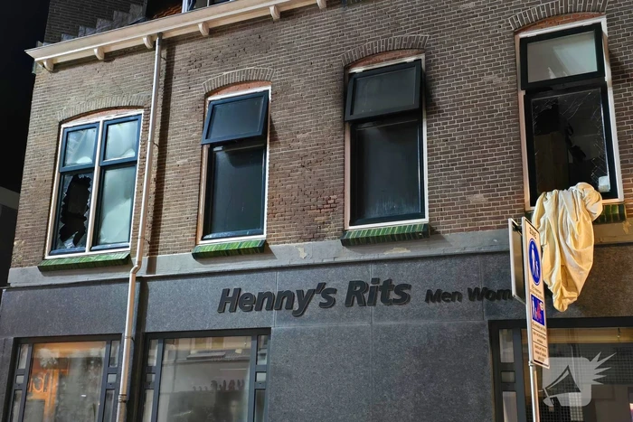 Brandweer ingezet voor grote brand in woning