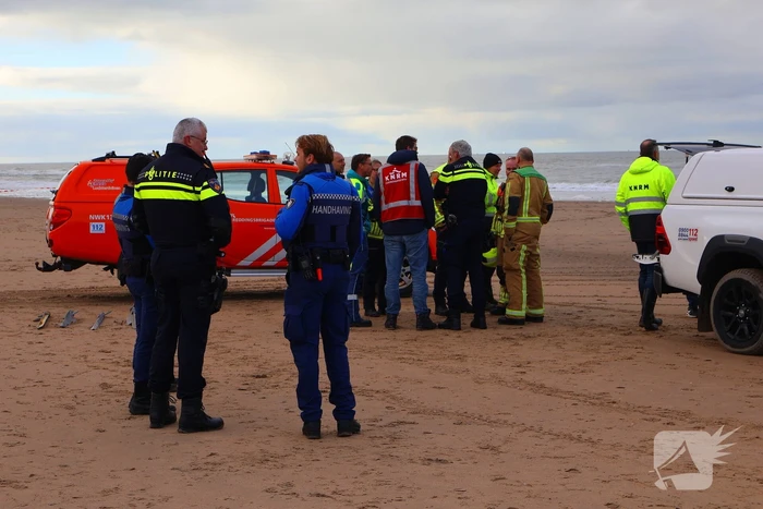 Vat met mogelijk chloorgas aangetroffen op strand