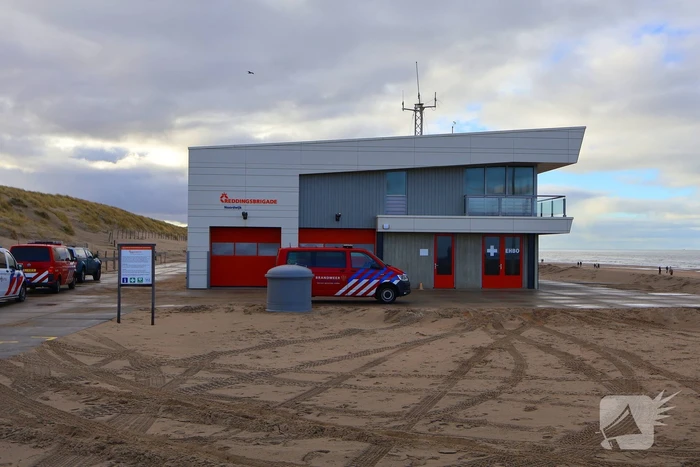 Vat met mogelijk chloorgas aangetroffen op strand