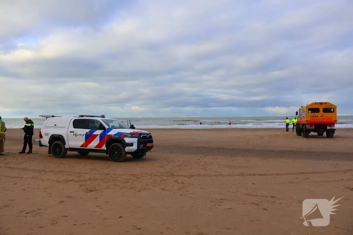 Vat met mogelijk chloorgas aangetroffen op strand