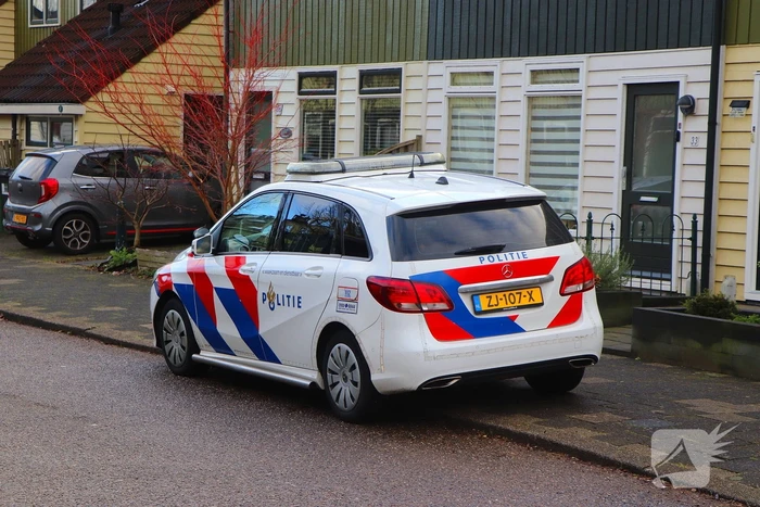 Politie zoekt voortvluchtige na inval