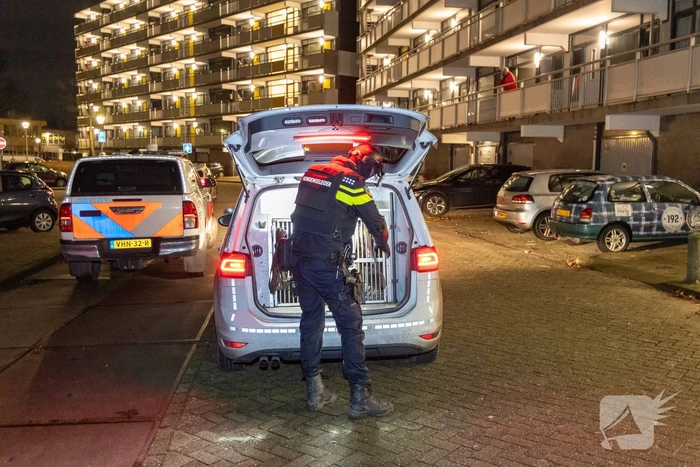 Politie doet onderzoek naar steekpartij en houdt mogelijke verdachte aan