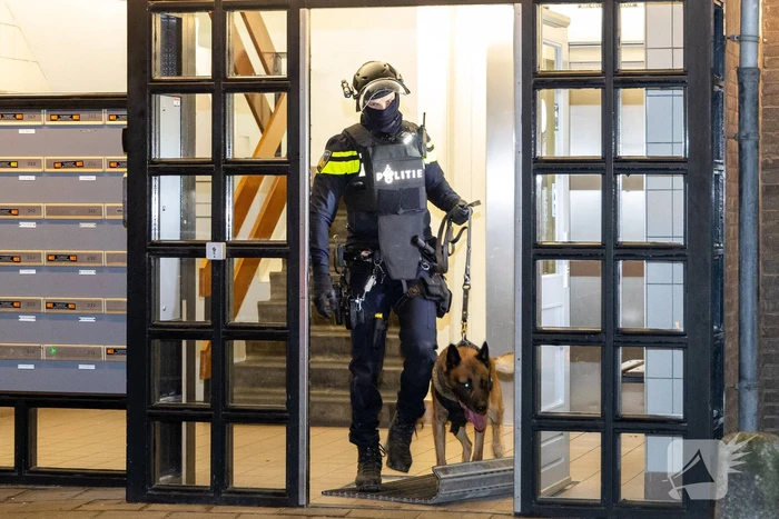 Politie doet onderzoek naar steekpartij en houdt mogelijke verdachte aan