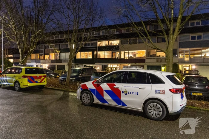 Politie doet onderzoek naar steekpartij en houdt mogelijke verdachte aan
