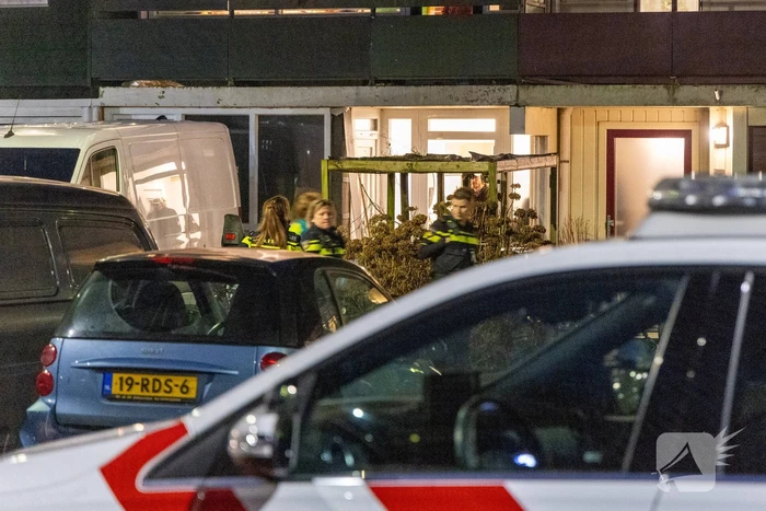 Politie doet onderzoek naar steekpartij en houdt mogelijke verdachte aan