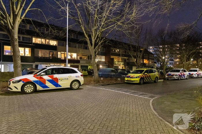 Politie doet onderzoek naar steekpartij en houdt mogelijke verdachte aan