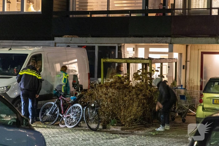 Politie doet onderzoek naar steekpartij en houdt mogelijke verdachte aan