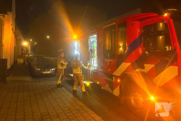 Brandweer ventileert woning na brand