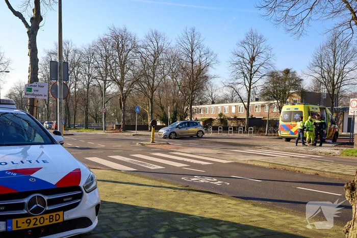 Vrouw aangereden door bestuurder van bestelauto