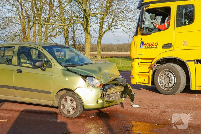 Fikse schade bij aanrijding tussen twee voertuigen