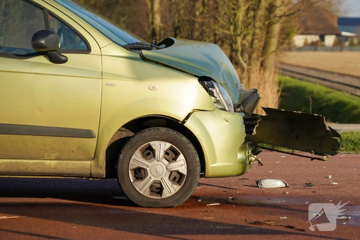 Fikse schade bij aanrijding tussen twee voertuigen