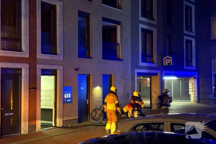 Fikse rookontwikkeling bij brand in flat