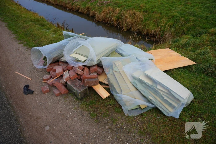 Serie van bouwafvaldumpingen in buitengebied