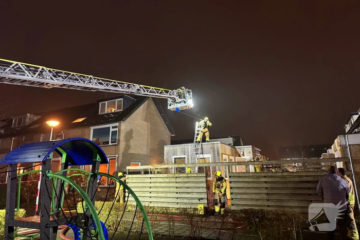 Brandweer schaalt op voor brand in schuur