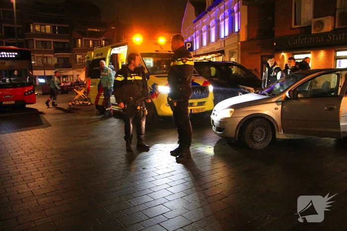 Automobilist ziet scooterrijder over het hoofd