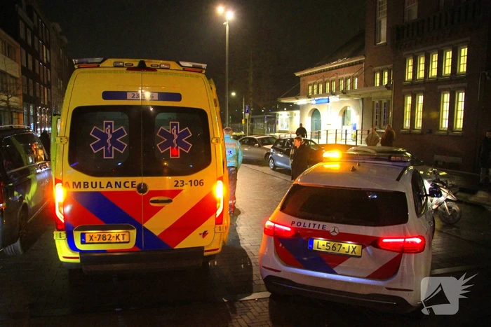 Automobilist ziet scooterrijder over het hoofd