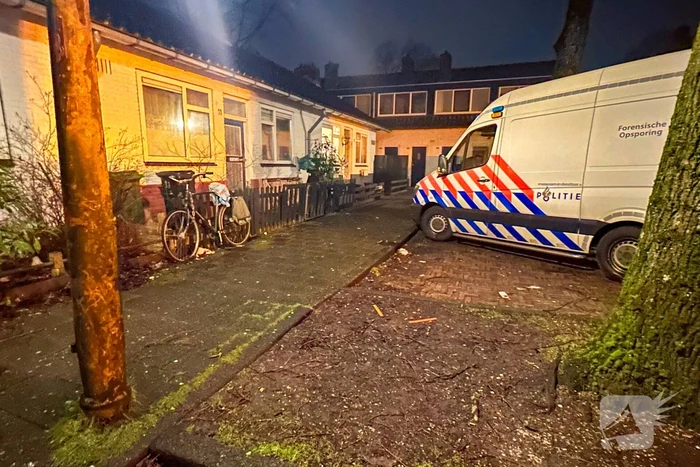 Politie doet onderzoek in woning na overval