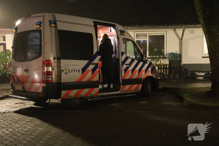 Politie doet onderzoek in woning na overval