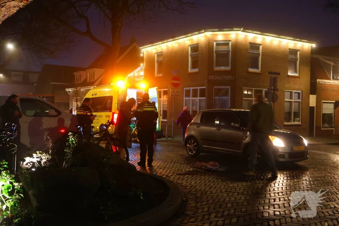 Fietser gewond naar ziekenhuis bij aanrijding met automobilist
