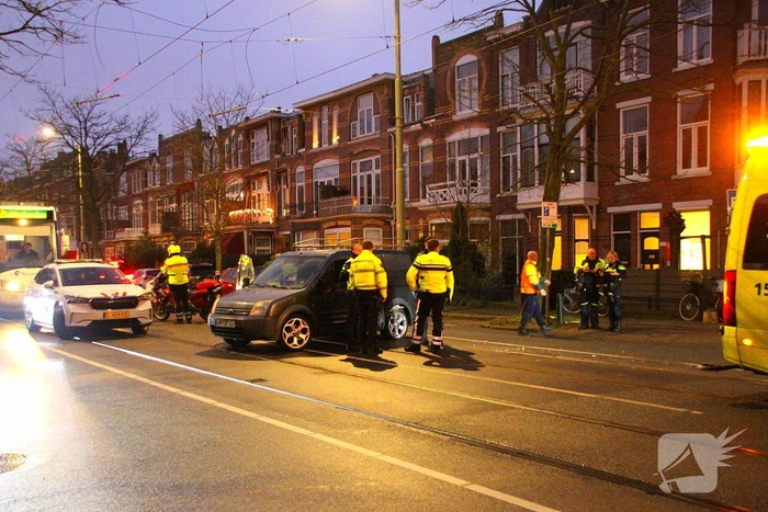 Persoon gewond bij botsing tussen tram en auto